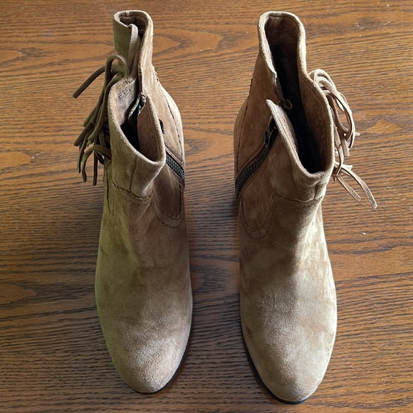 New In Box Sam Edelman Louie Fringe Booties in Tan - Picture 5 of 8